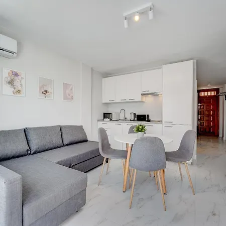 아파트 Harmony With Ocean View In Parque Royal 아데제